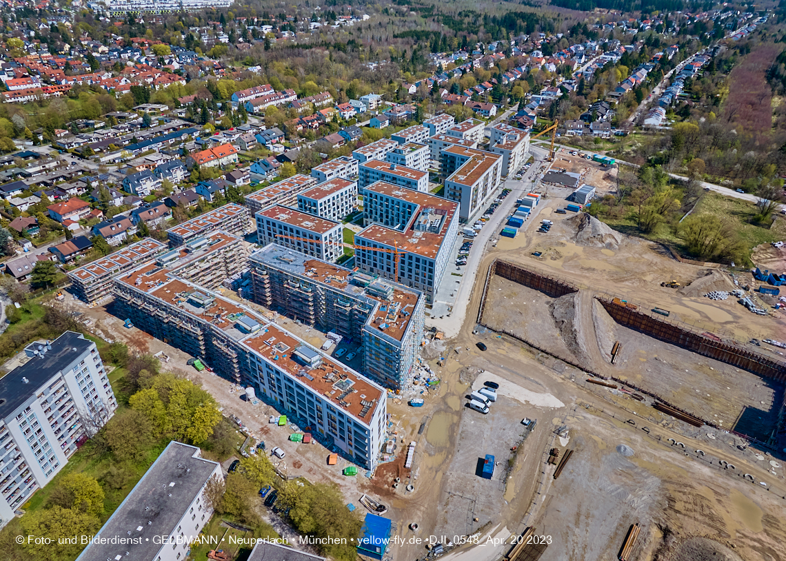 21.04.2023 - Luftbilder von der Baustelle Alexisquartier und Pandion Verde in Neuperlach